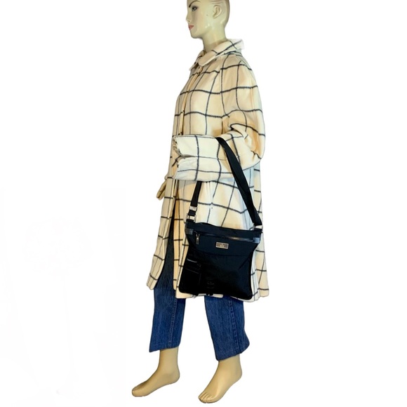 GUCCI BLACK NYLON W/LEATHER TRIM UTILITY STYLE SHOULDER BAG - Picture 3 of 15